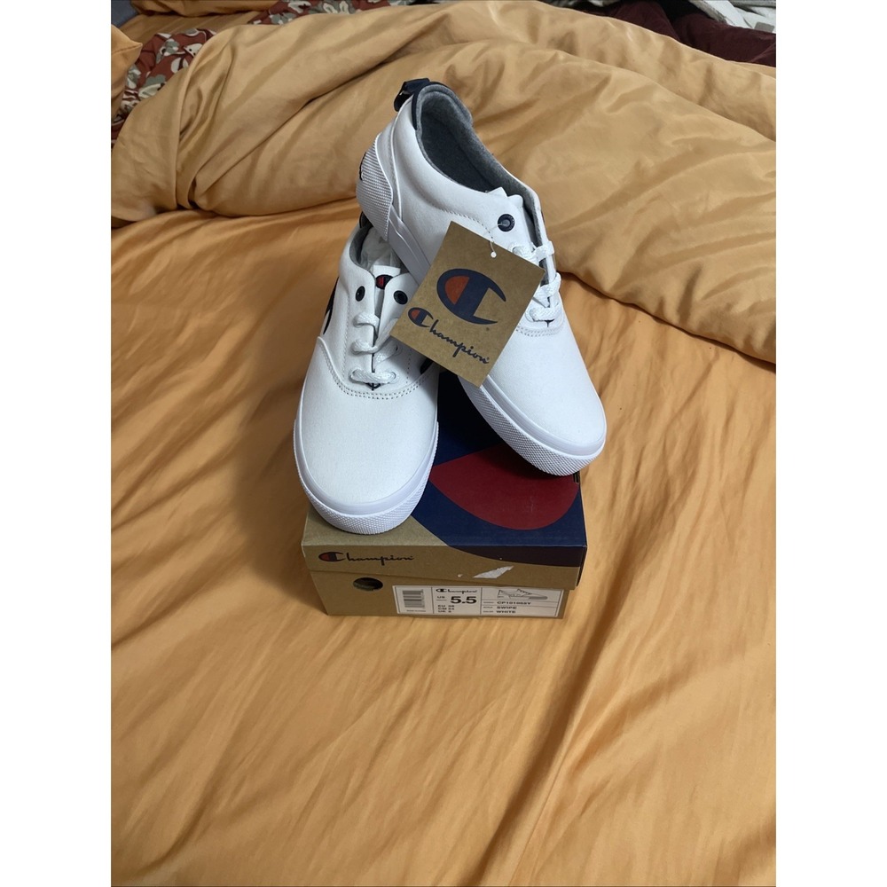 Champion Swipe Canvas White Youth Sneakers Size 5.5 (MSRP $65) back to school